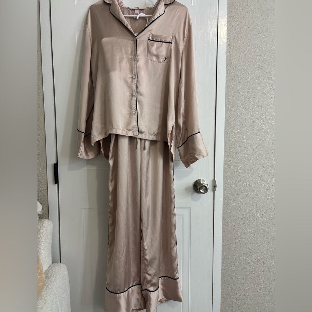 Victoria's Secret Satin Pajama Set - Light Pink